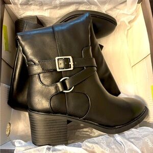 Style& Co womens wide calf buckled riding boots